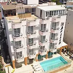 Aristo Hotel