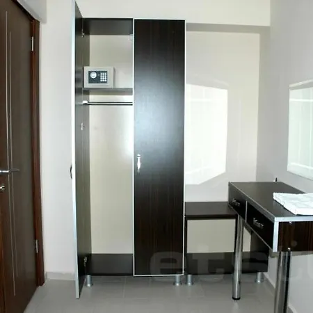 Aristo מלון 3*